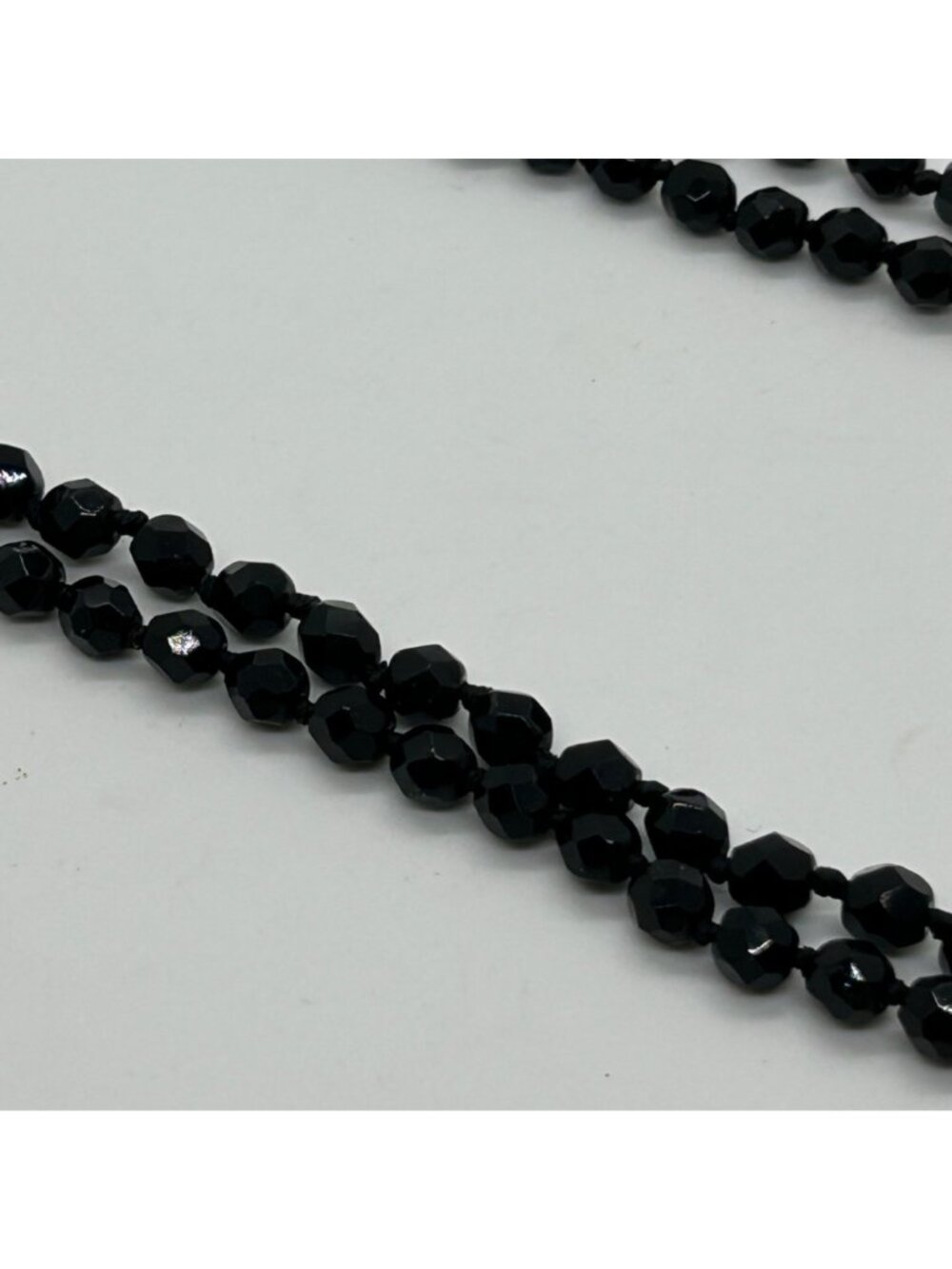 Vintage Glass Beaded Necklace Black Handknotted With Gold-Tone Oval Clasp 1950 - - Picture 11 of 13